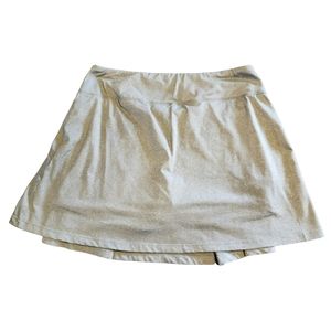 Women's athletic skirt with back Pleating Detail Suze Large